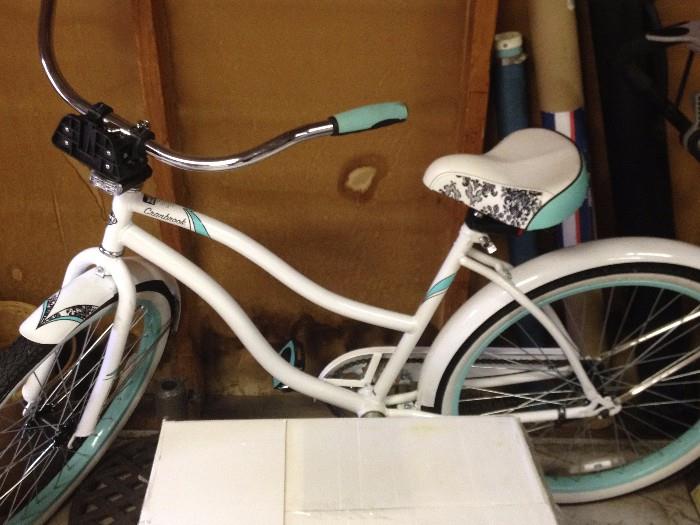 ladies vintage-style Huffy bike