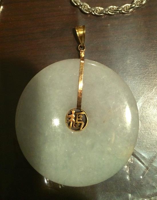 Jade & gold pendant 
