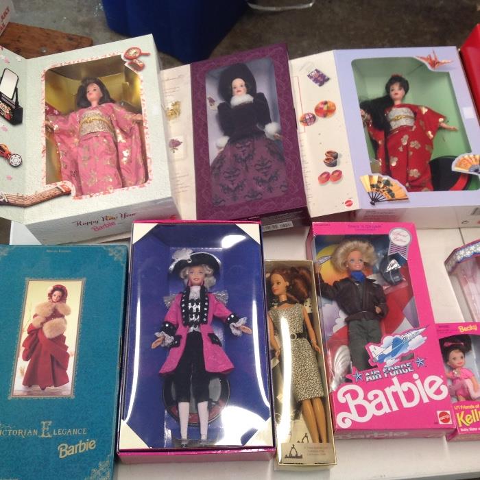 One picture of MANY Barbie dolls (99% in their original box)