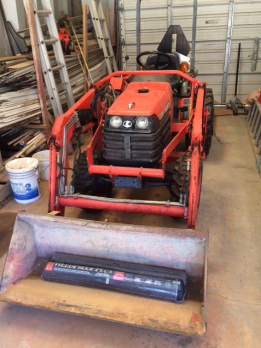BID ITEM - 2003 Kubota Tractor - Model LA272, Code B7500DT  - ONLY 290 Hours,  Bucket, King Cutter, Root Rake & Trailer -   Needs fuel pump -  Best price above RESERVE of $10,800 by noon on Saturday wins-    See notes above for instructions to submit bids.