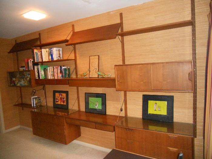 Mid Century Danish Modern 4 part wall unit in very good condition!