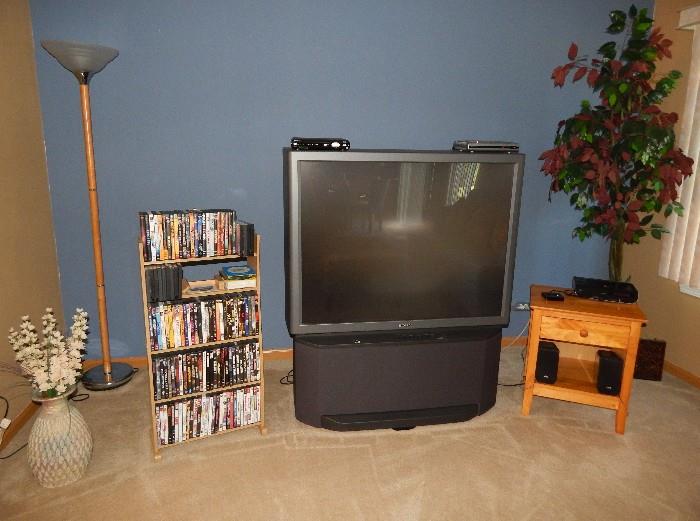 Vase, Lamp, Videos, Projection tv, table and tree
