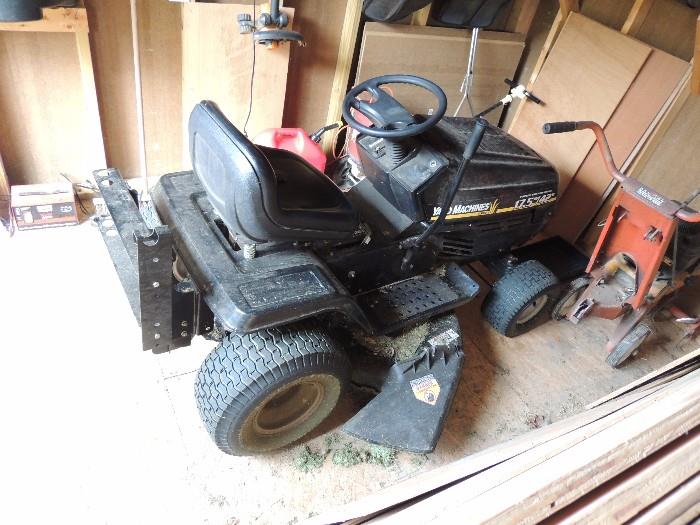 Yard Machines 8 speed Shift on the Go, 17.5 hp 42 in. w/ wagon