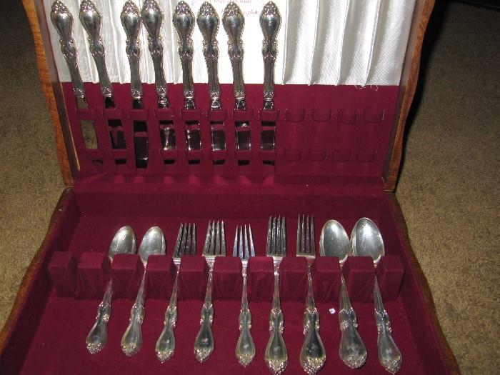 Towle Queen Elizabeth 1 Sterling Flatware, service for 8 (five piece place setting)