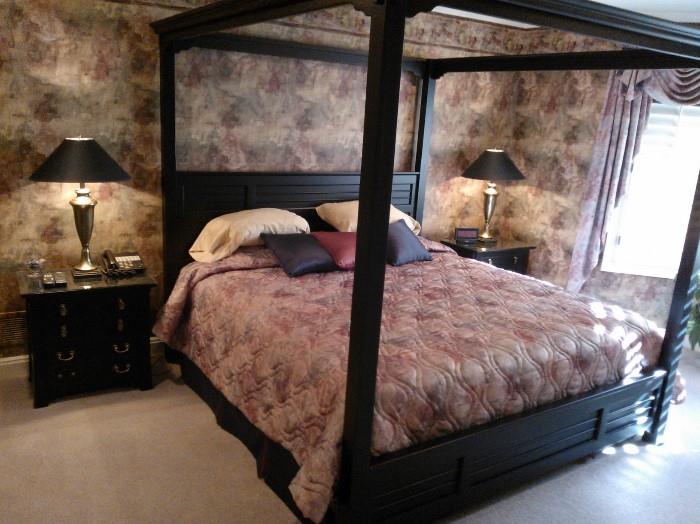 Four Poster Canopy Bedroom Suite