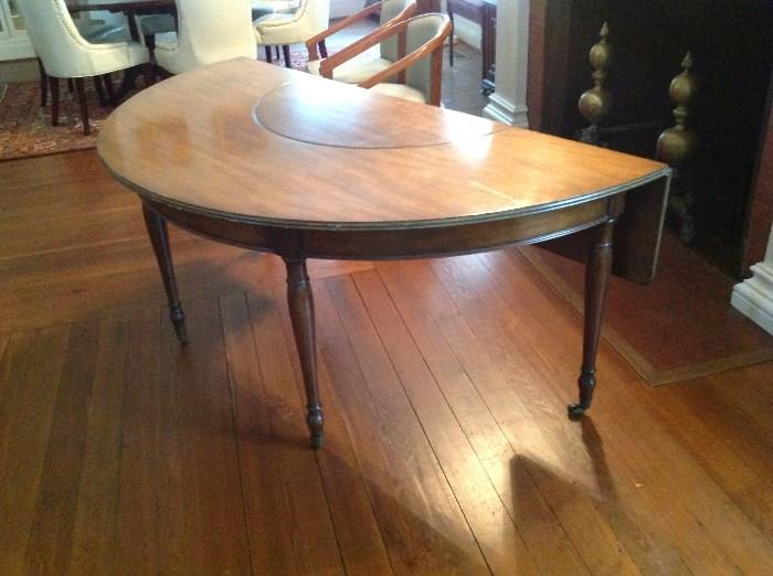 Antique Half Round Table with 2 Side Drop Leaves $ 280.00