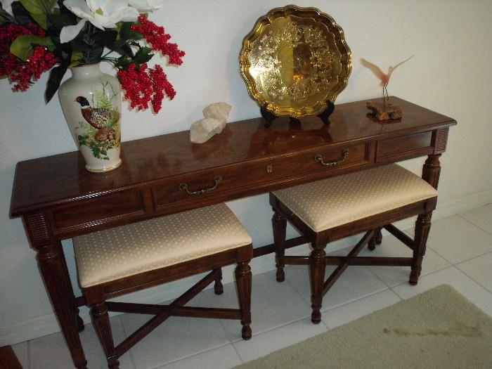 Drexel wood entry table with 2 benches.  Center drawer