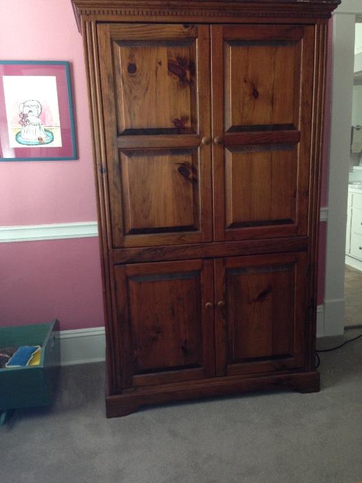 Armoire matches King size head/footboard