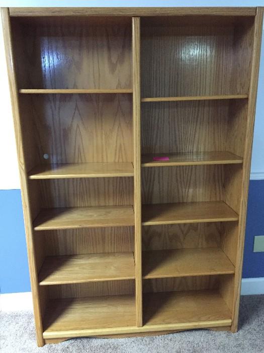 Very nice solid oak bookcase.