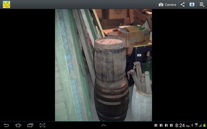 Wooden kegs, single trees