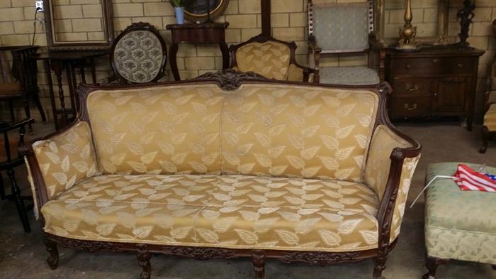 ANtique couch 