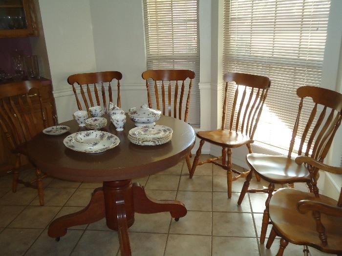 Oak dining table, maple chairs, Hammersly violet china