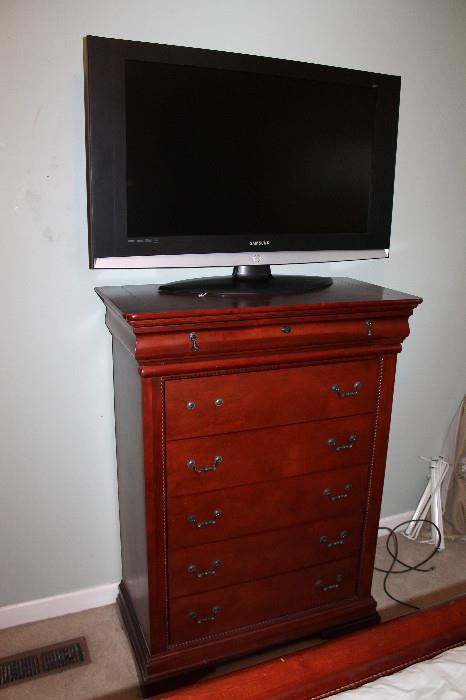 Chest-of-drawers and Samsung 42" LCD TV