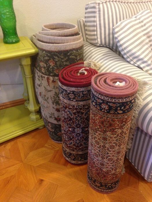 Lots of rugs various sizes 