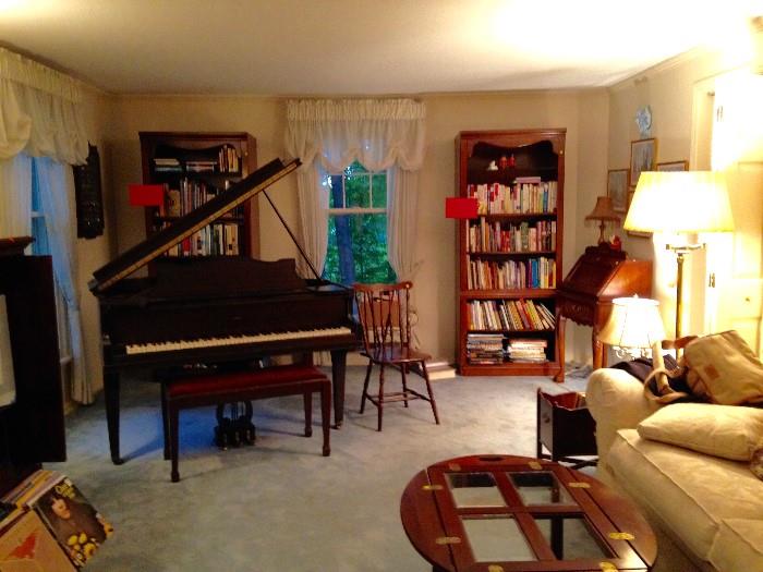 Steck Baby-Grand Piano/Bookshelves/Living Room Furniture