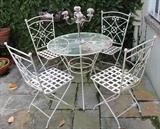 White Iron Vintage Patio Set. 
