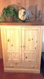 NICE ETHAN ALLEN TV CABINET