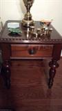 Broyhill end table, set looks great