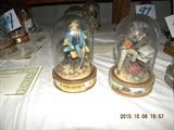 15 figurine's of John Wayne