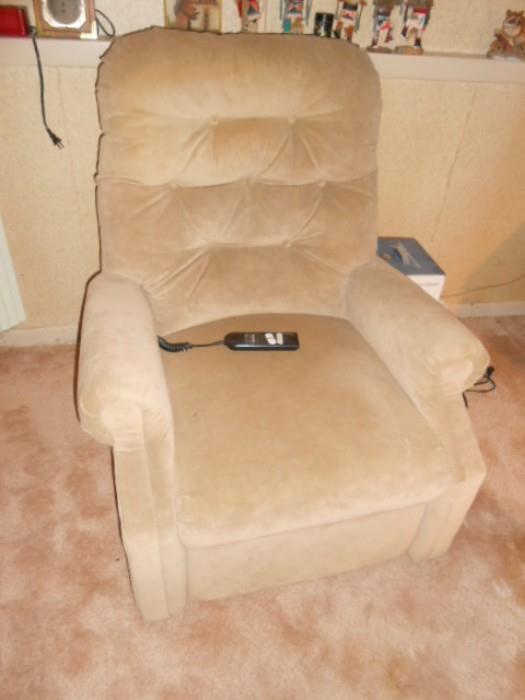 Lift chair in very good condition, clean