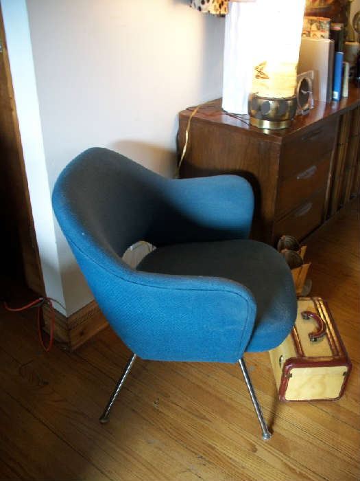 Saarinen chair
