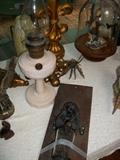 Aladdin Lincoln Drape kerosene lamp and old time coffee grinder 