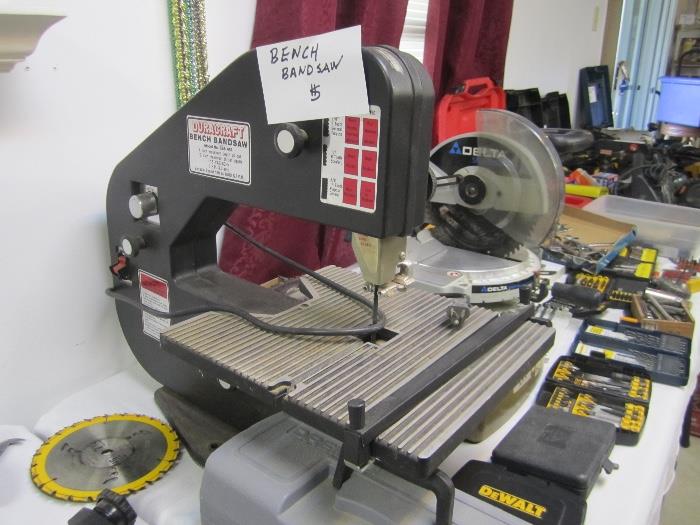 DURACRAFT BENCH BAND SAW MODEL NUMBER BBS 412