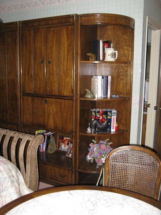 Beautiful 4-piece Drexel wall unit suitable for storage or TV.  Two flat wall units and 2 corner units.