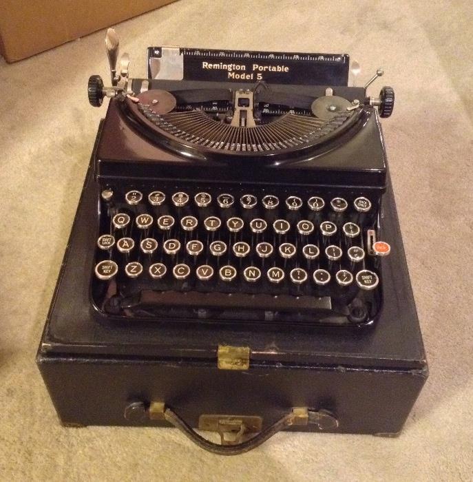 Remington Portable Model 5 typewriter - with original case
