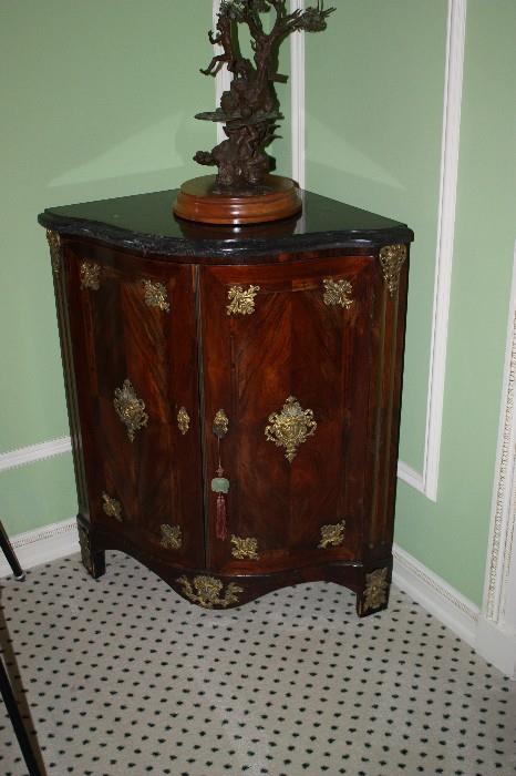 Louis XV Corner cabinet Antique Authentic marble topped