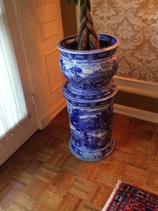 Chinese Porcelain planter - Early 20th Century Quing Ching I believe