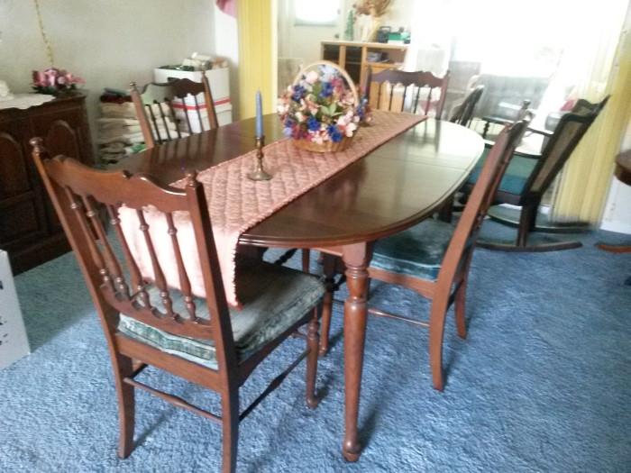 DINING ROOM TABLE & CHAIRS - REMOVED FOR FAMILY