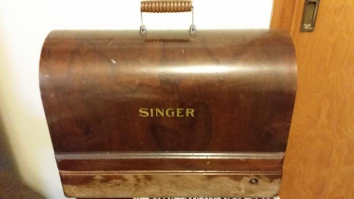 Singer Sewing Machine with Bentwood Case