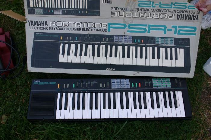 Yamaha P5r12 Electric Keyboard