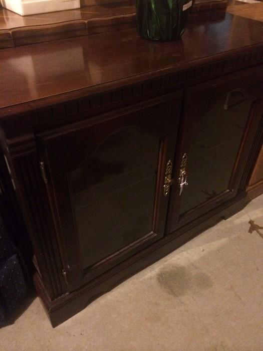 Glass front/2 door display cabinet