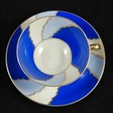 Diamond China Swirl Blue and Gold Tea Cip and Saucer
Condition: Good
Shipping: Yes
Size:Standard