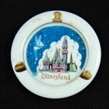 Disneyland, Walt Disney Productions Souvenir Ashtray Featuring Tinkerbell and Castle
Condition: Good
Shipping: Yes
Size:5"