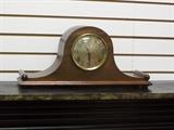 Seth Thomas mantle clock - has key 