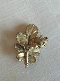 Flora Danica Eggert Denmark rosebud pin - mint condition - 1960's