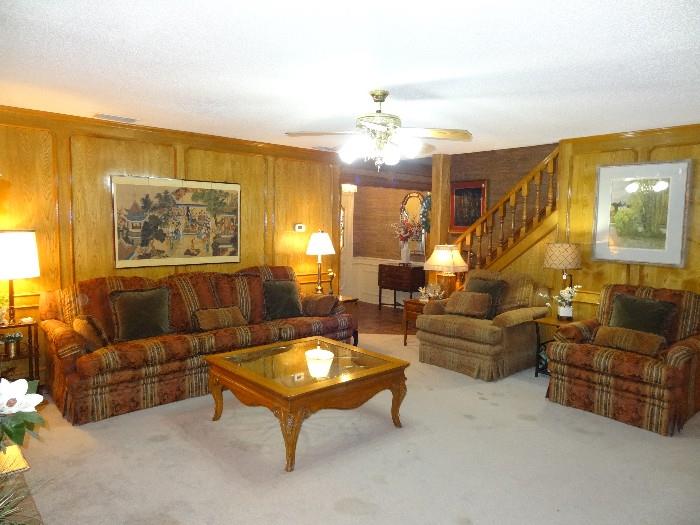 Thomasville Texas Size Sofa, 2 Club Chairs and Large Oak & Glass Coffee Table...