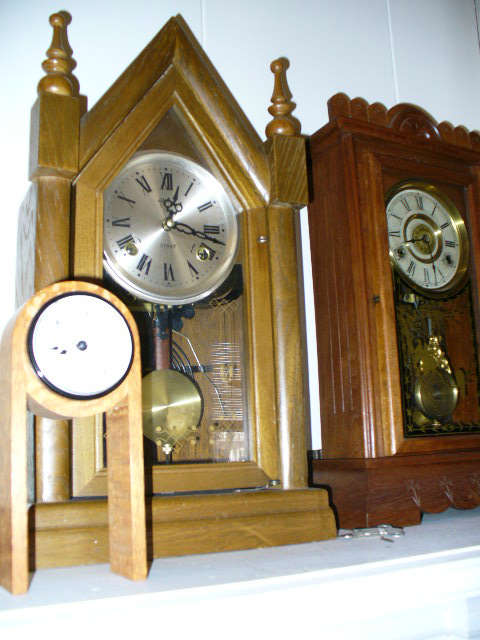 Antique Mantle Clocks  - 1 Contempoary Clock - Detail