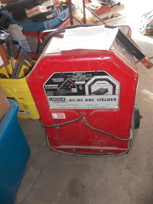 Welder and it does work  we have a garage full of tools