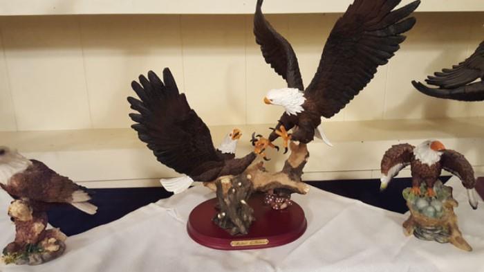 Eagles in Flight and Fight Beautiful in Creation of Figurines