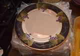 Pickard China Plate Set (Gold Rimmed)