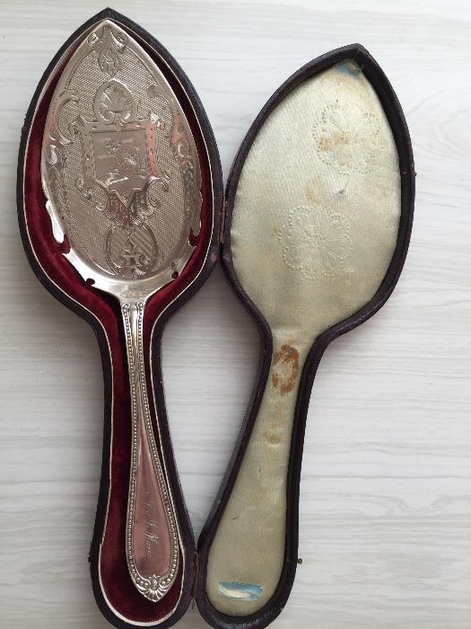 Wood & Hughes mark along with AJ & FA Leslie of Mobile, AL mark. In original presentation case. Great condition.