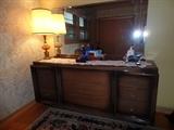 5Pc bedroom set - Ladies Dresser with Mirror. - United Furniture Corp. Lexington N. Carolina