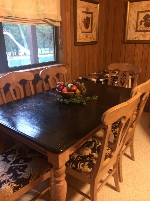 Dining table with 6 chairs & 4 matching bar stools