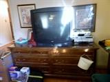 TV, DVD and VHS players, pictures, Dresser
