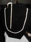Beautiful pearl necklace and matching bracelet