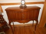Accordion front closure credenza